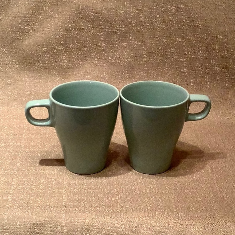 IKEA FARGRIK TWO LIME GREEN 8 OZ COFFEE TEA CUPS